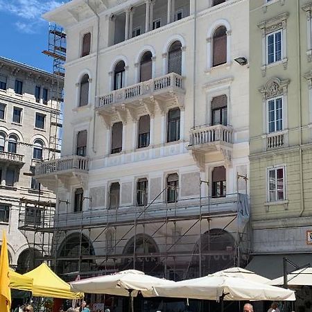 טריאסטה Piazza Goldoni Rooms מראה חיצוני תמונה