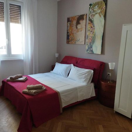 טריאסטה Piazza Goldoni Rooms מראה חיצוני תמונה