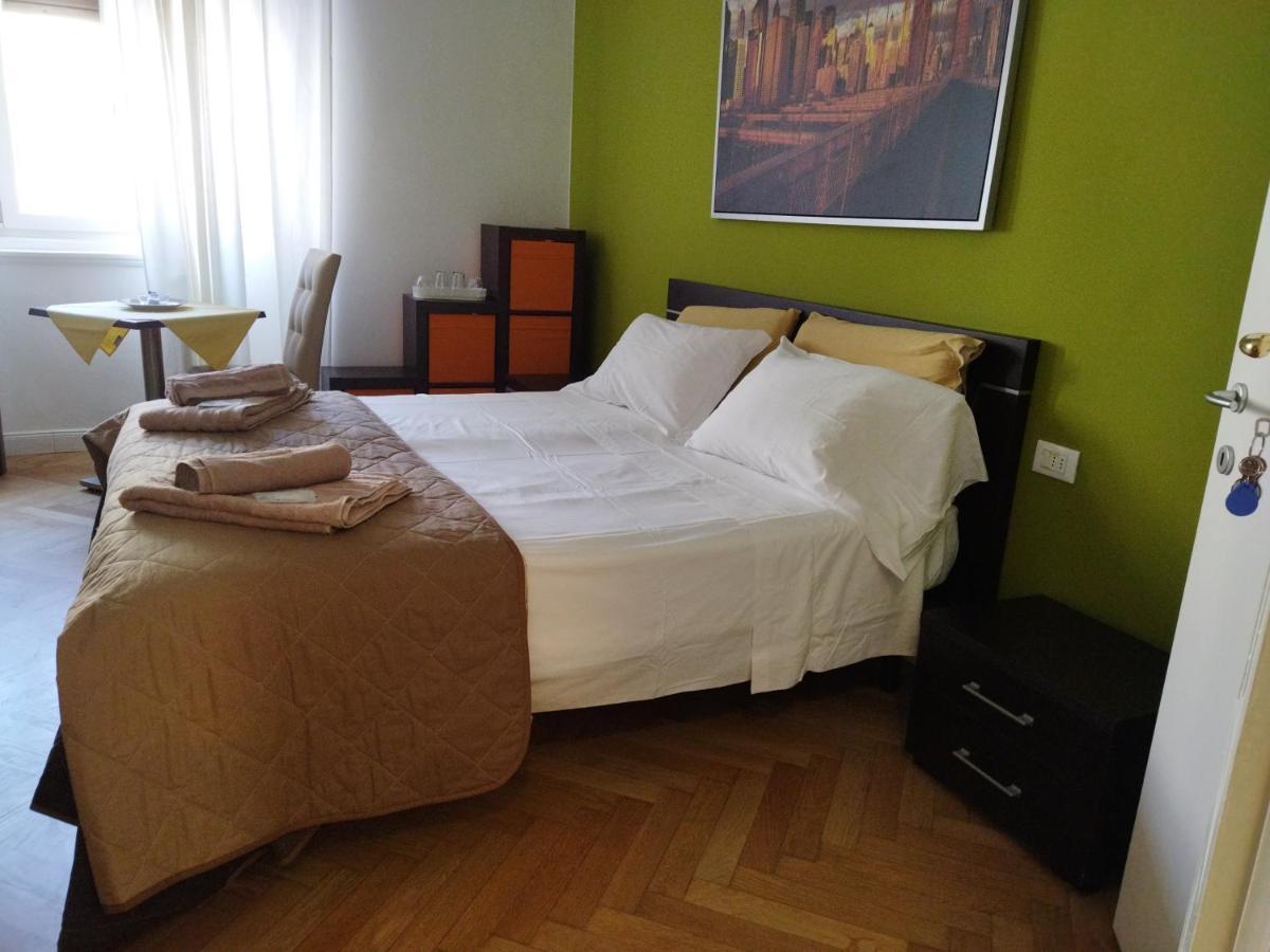 טריאסטה Piazza Goldoni Rooms מראה חיצוני תמונה