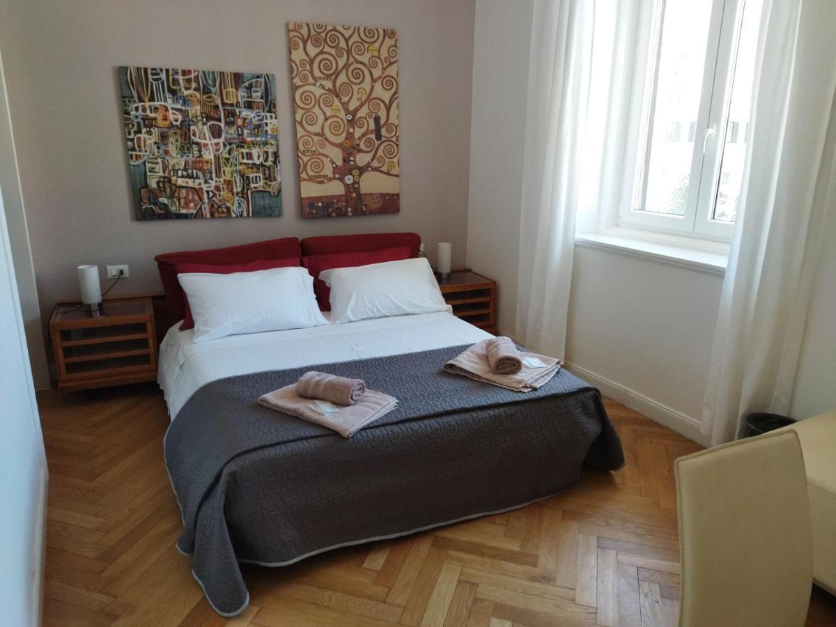 טריאסטה Piazza Goldoni Rooms מראה חיצוני תמונה